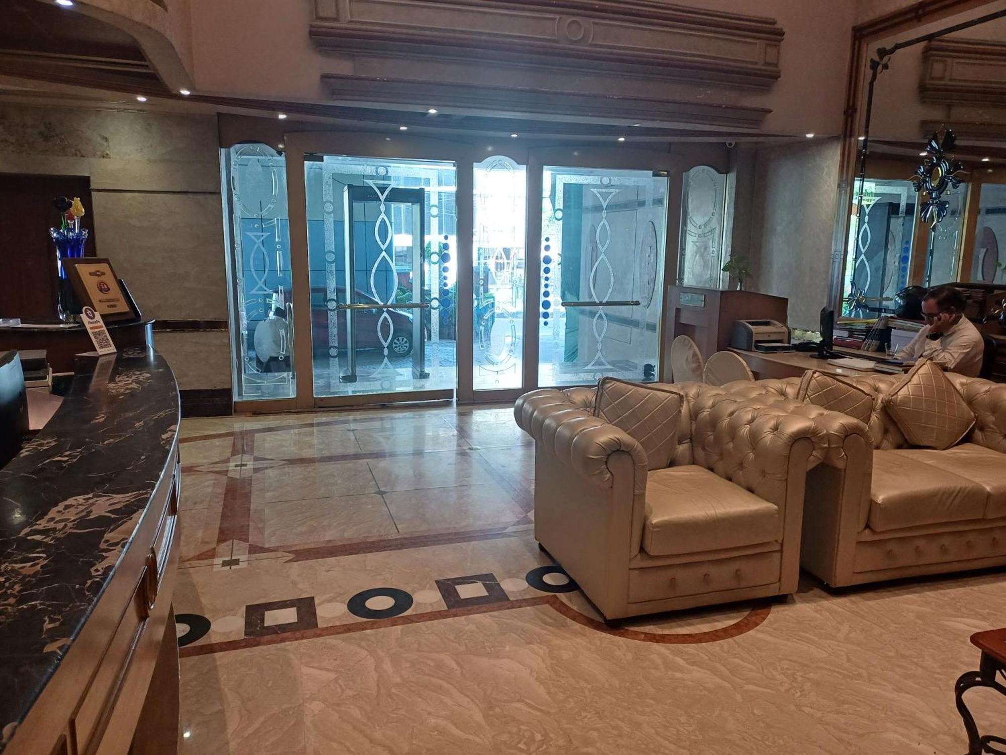 Hotel Benzz Park Chennai Eksteriør billede