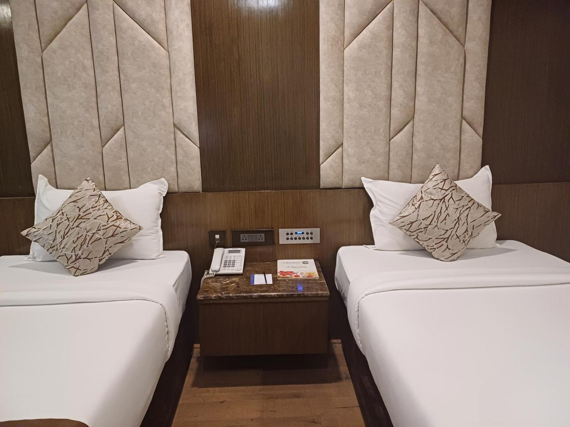 Hotel Benzz Park Chennai Eksteriør billede