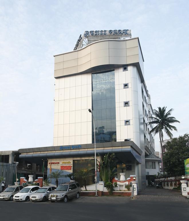 Hotel Benzz Park Chennai Eksteriør billede