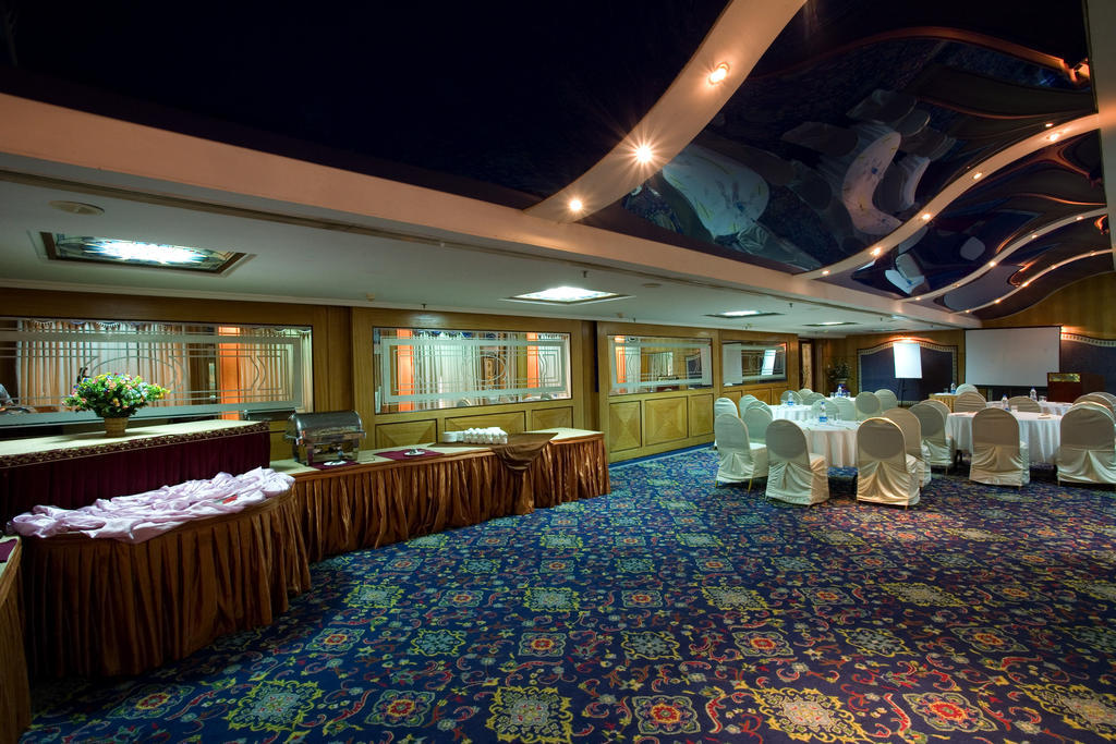 Hotel Benzz Park Chennai Eksteriør billede
